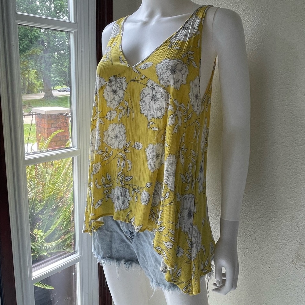 Lush Floral tank top - Picture 3 of 8